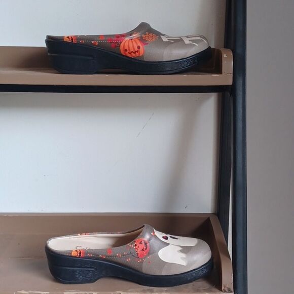 HALLOWEEN Clogs by Cella NWOT - Picture 3 of 4